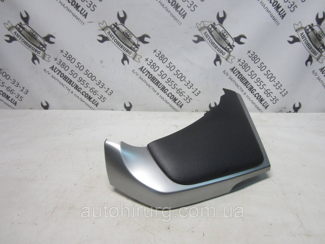 Накладка передніх правих дверей Toyota land cruiser 200 (55466-60071 / 55466-60081)