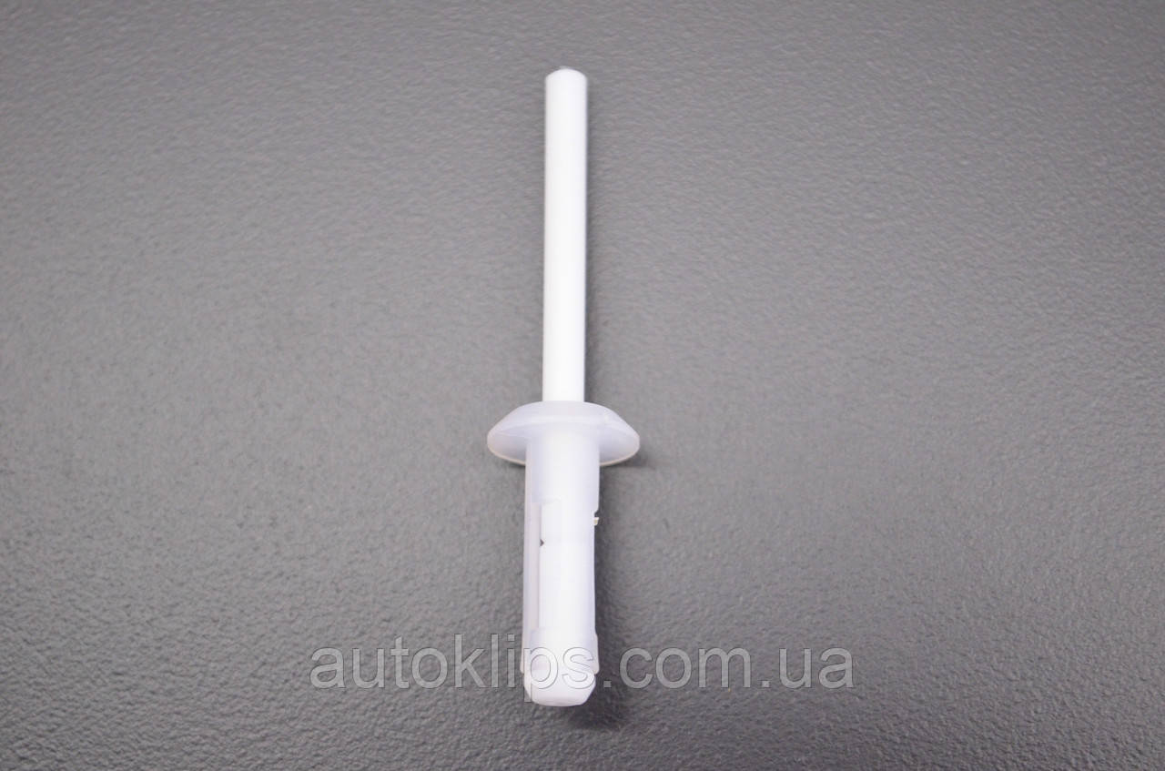 Кліпса BMW X1' E84 F48 / X2 F39 / X3'E83 F25 G01 / X4 / X5' E70 F15 G05 / X6' E71 F16 G06 ОЕМ: 07147378241