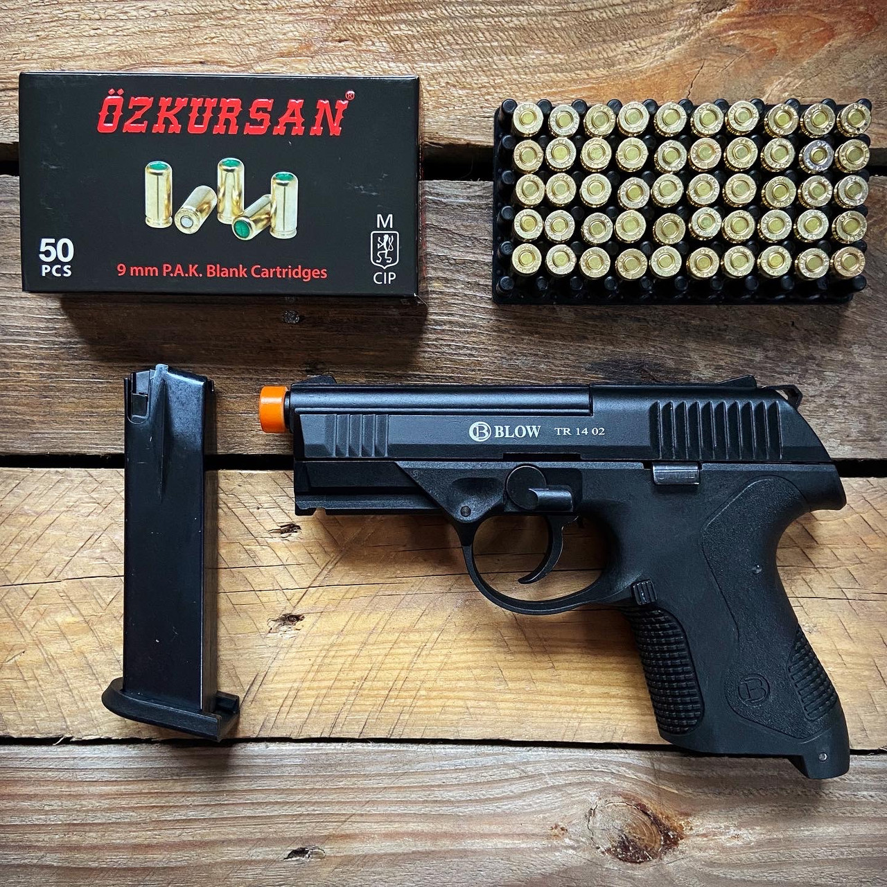 Стартовий пістолет Blow TR 14-02 MBP + 50 патронів Ozkursan 9 мм (чорний), фото 1