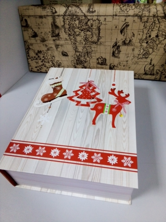 Подарункова Коробочка у вигляді книги скриньки з малюнком ялинка 29.5 см, фото 1