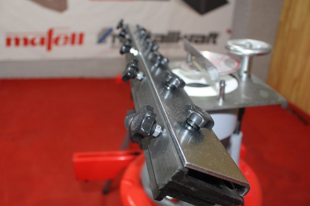 Зажимний інструмент Затискний інструмент