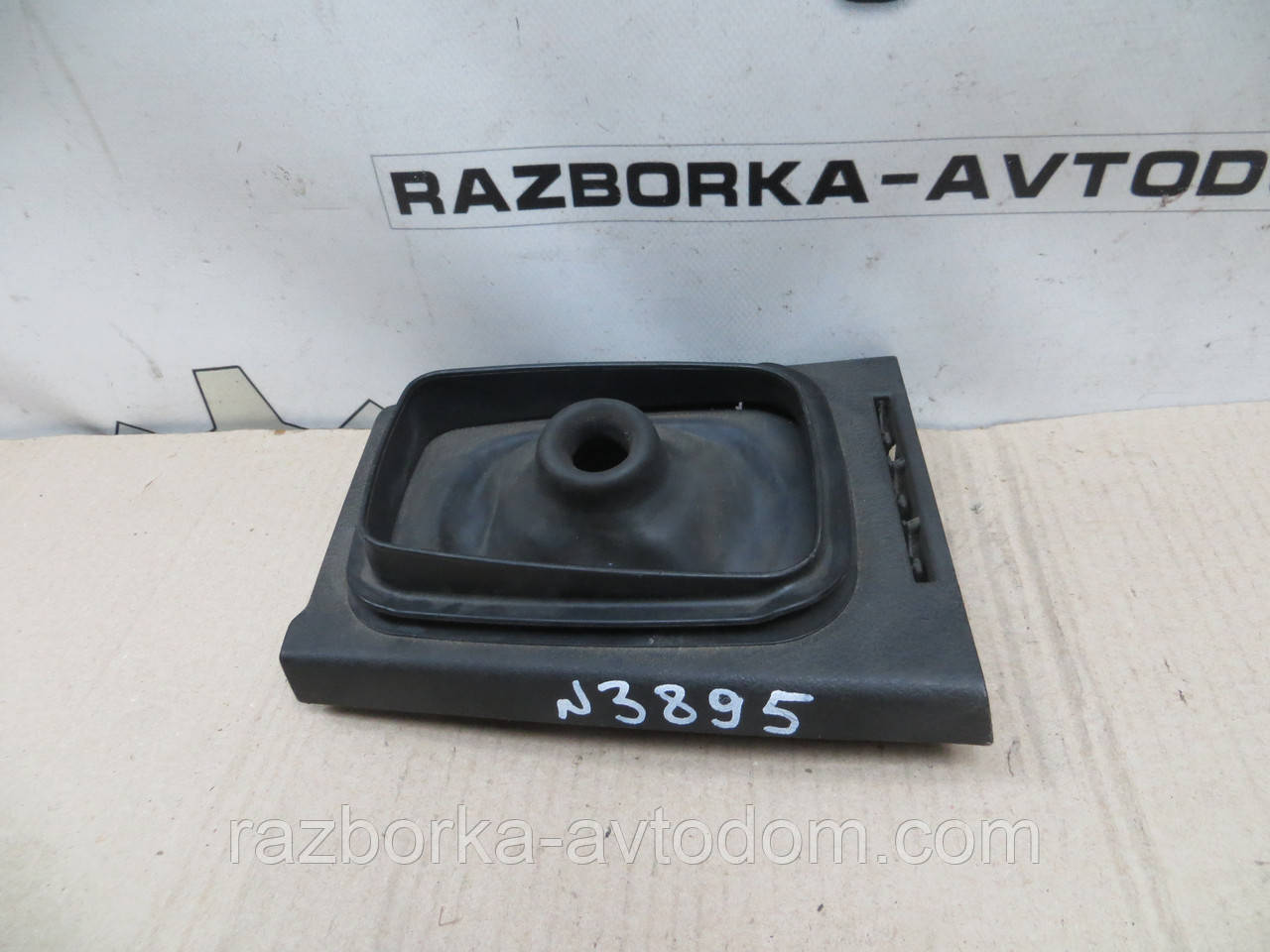 Кожух пластик накладка куліси VW Passat B3 (1988-1993) OE:357863209A