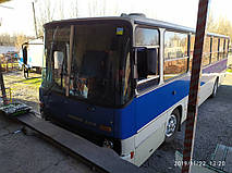 Производство и замена лобового стекла триплекс на автобусе Ikarus 260 в Никополе (Украина). 4