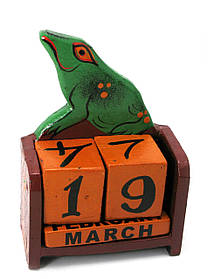 Календар настільний "Жаба" дерево (15х10х5 см)