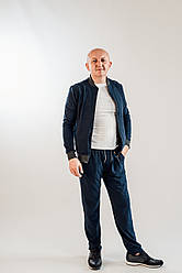 Стильний чоловічий спортивний костюм бомбер темно-синього кольору з матеріалу двунитка від виробника