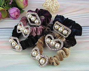 Оксамитові гумки для волосся зі стразами і перлами кольорові 12 шт/уп