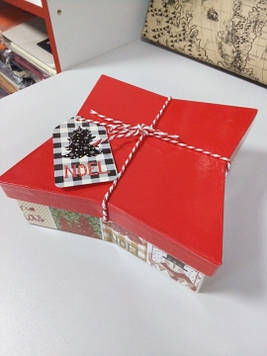 Коробочка новорічна подарункова у формі зірки 18 см