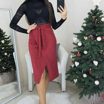 Стильна спідниця на коліно із замші на дайвінгу на захід