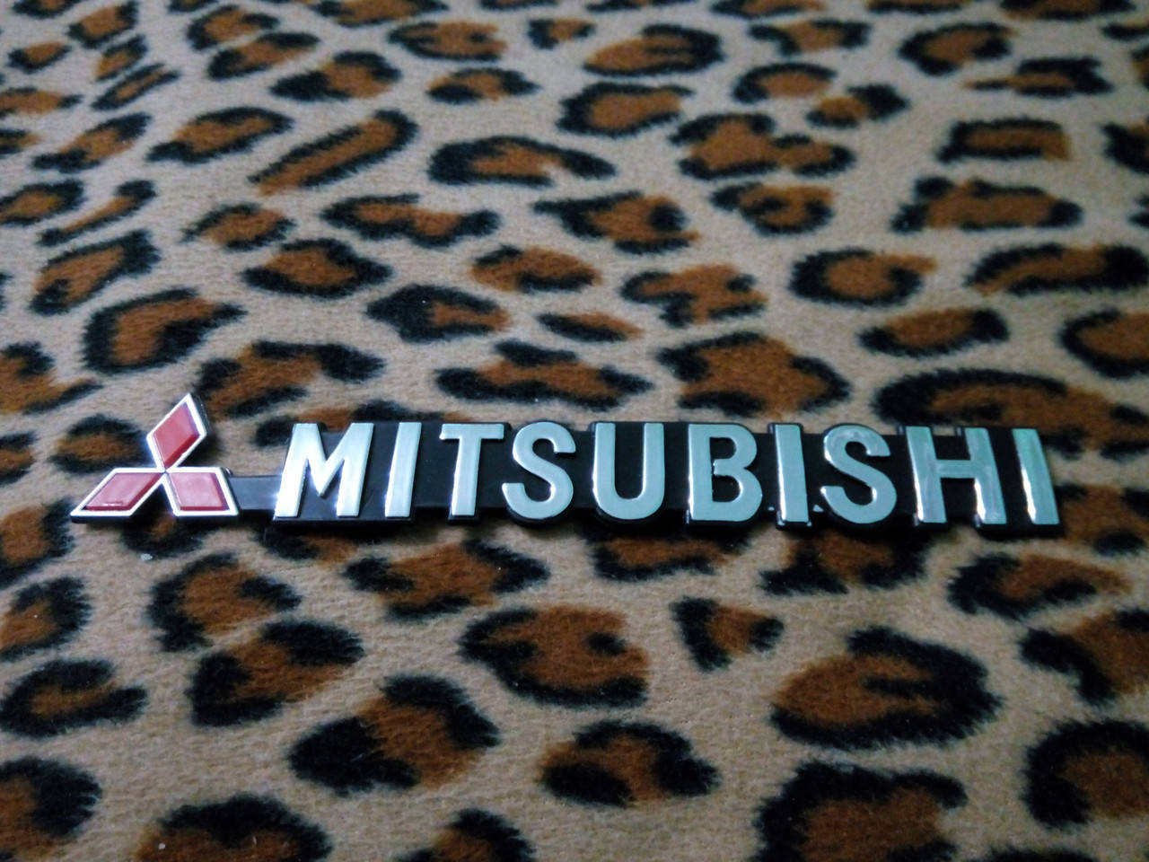 

Надпись MITSUBISHI 190х30 мм