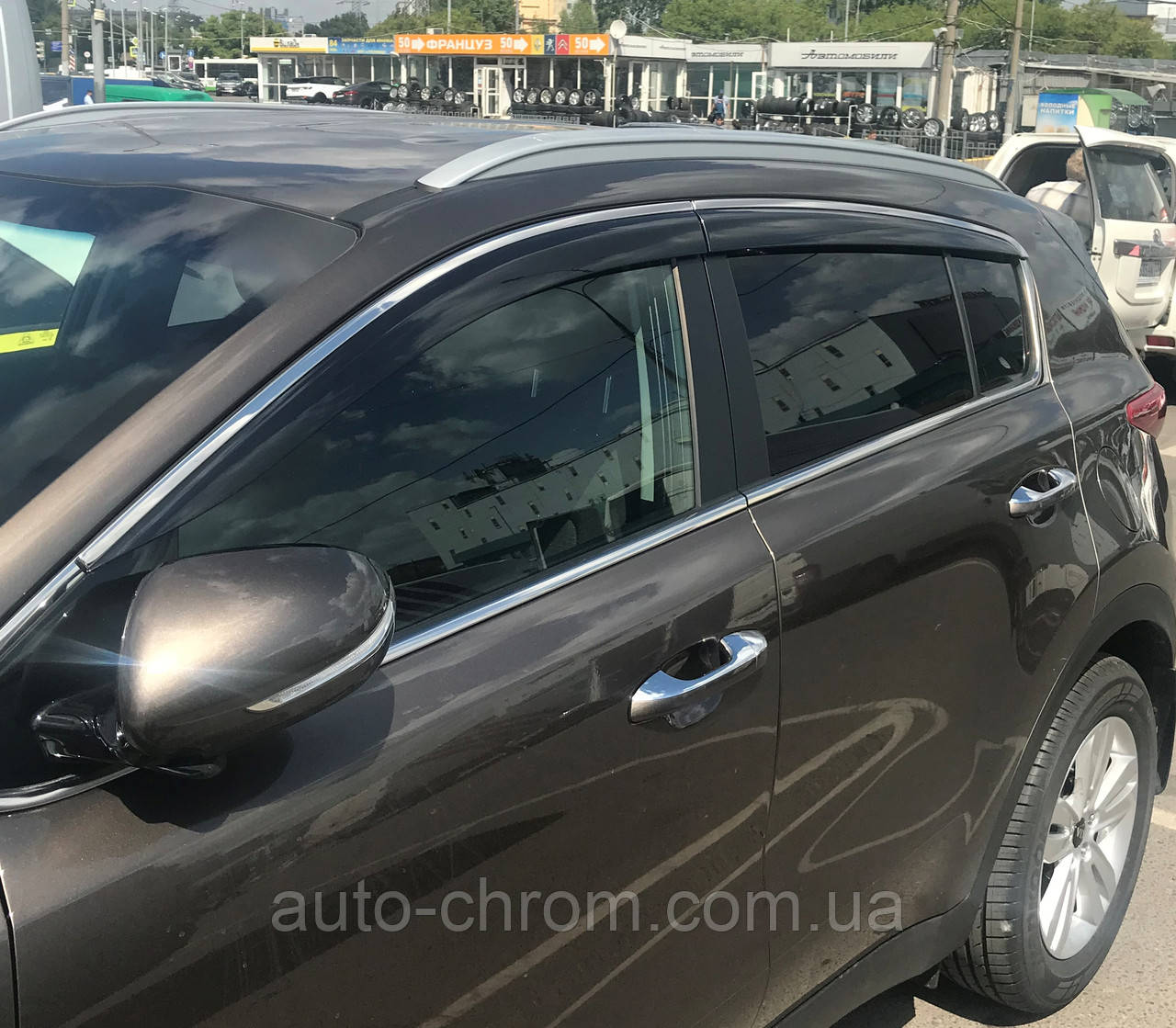 Дефлектори вікон з металевим хром молдингом Kia Sportage 2016+, фото 1