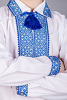 Мальчиковая сорочка с воротничком и синим орнаментом