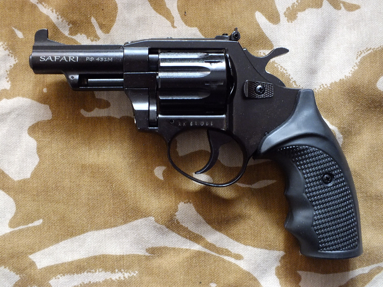 Револьвер під патрон Флобера Safari РФ-431, пластик
