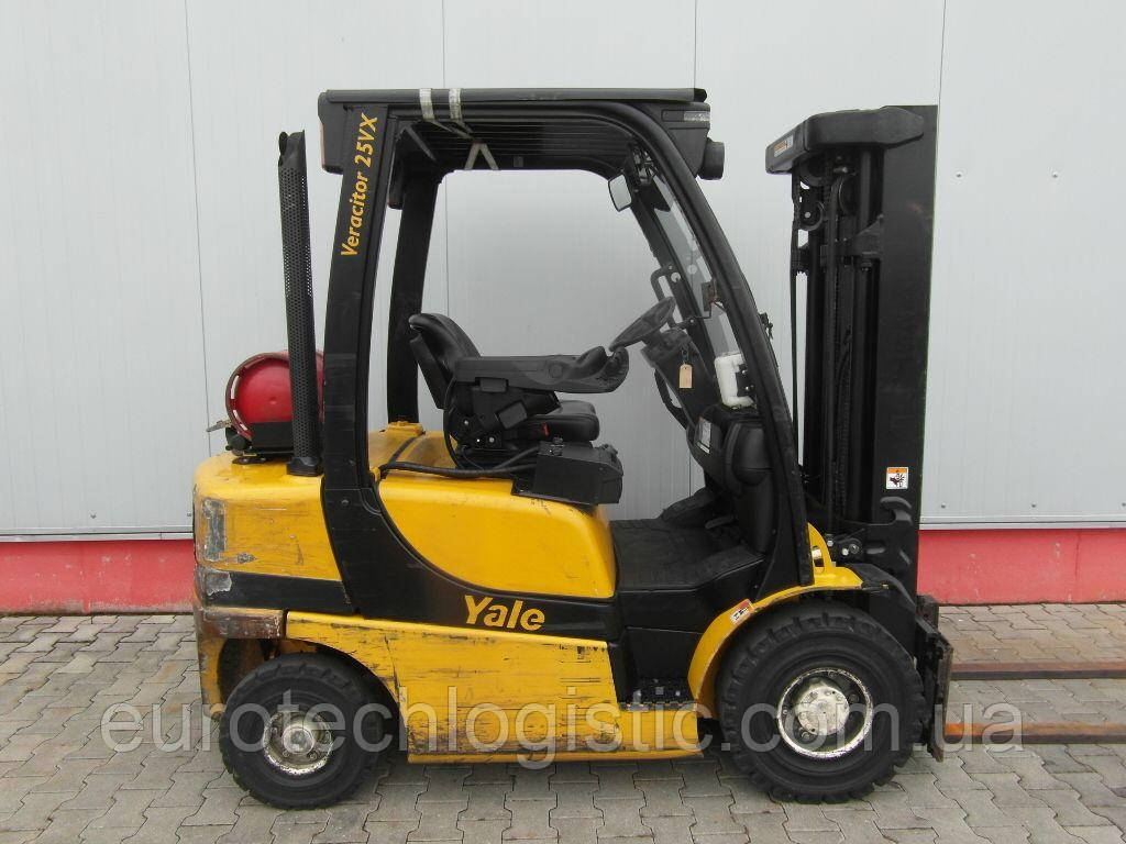 Вилковий навантажувач Yale GLP25VX.