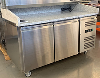 Холодильний стіл для піци Hurakan HKN-GXPZ2GR під лоток 600/400