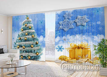 Новорічні Фото Штори "Ялина Блакитна з жовтим подарунком" 2,7м*2,9м (2 полотна по 1,45м), тасьма