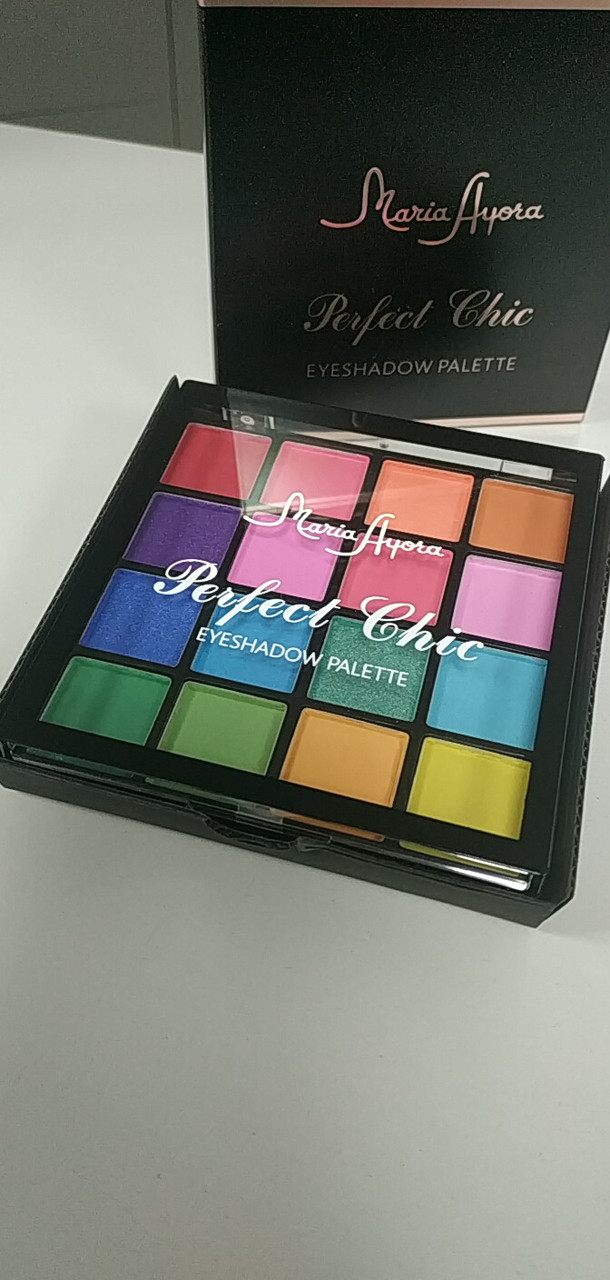 Палітра тіней від Maria Ayora PerfectChic EyeshadowPalette