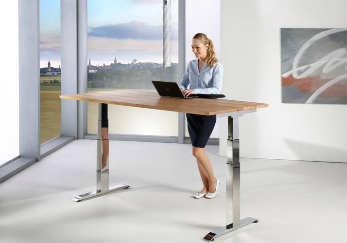 5 речей, які вам би хотілося знати про столи для роботи Стоячи-Сидячи з регулюванням висоти.