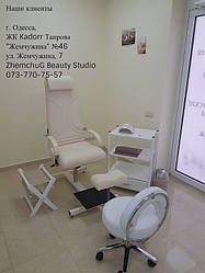 Педикюрное кресло Арамис Зестав, стул для мастера для педикюра  2118, педикюрная тележка Trion