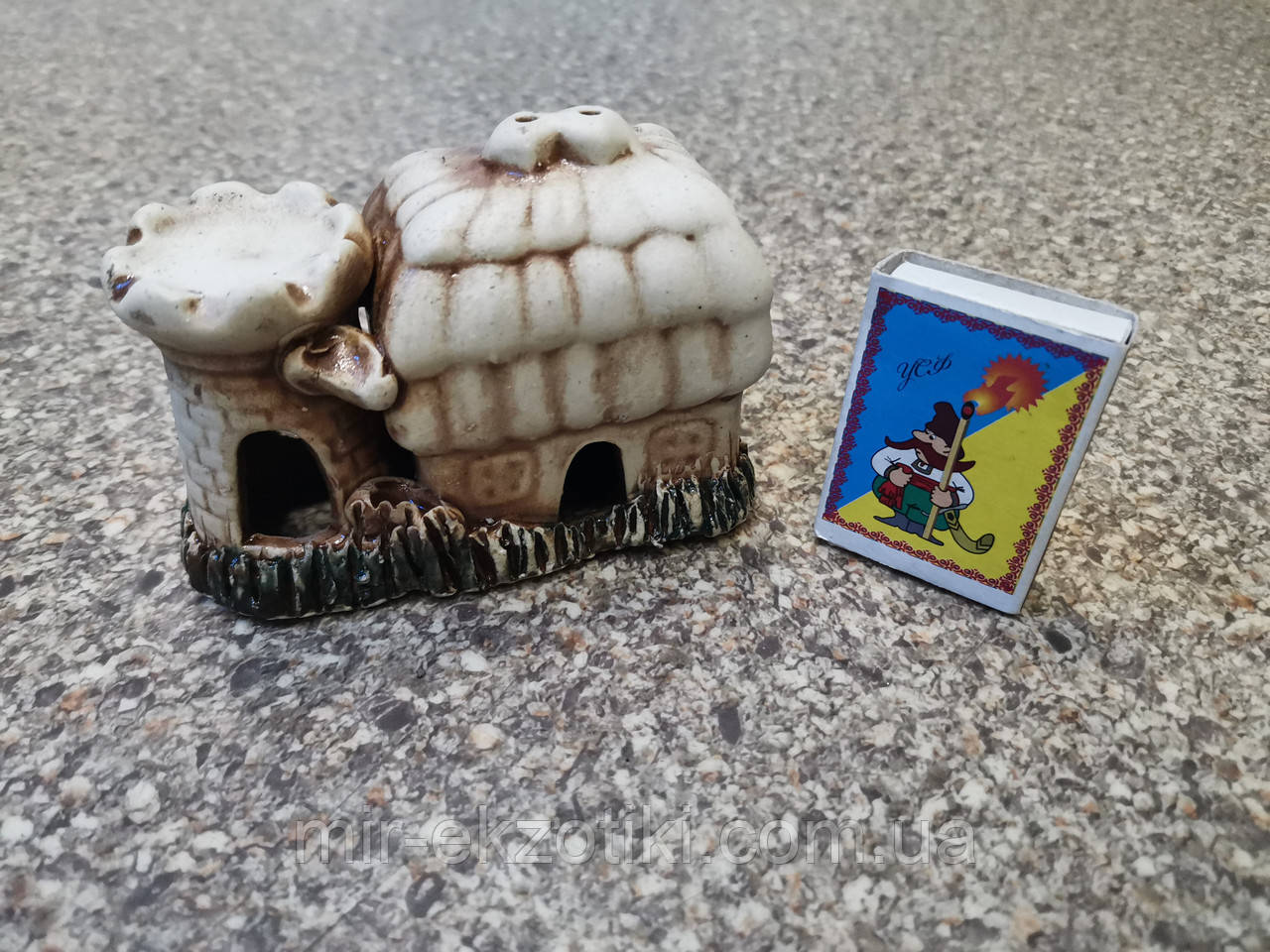 С486 Керамічна декорація для акваріума Будиночок із вежею, фото 1