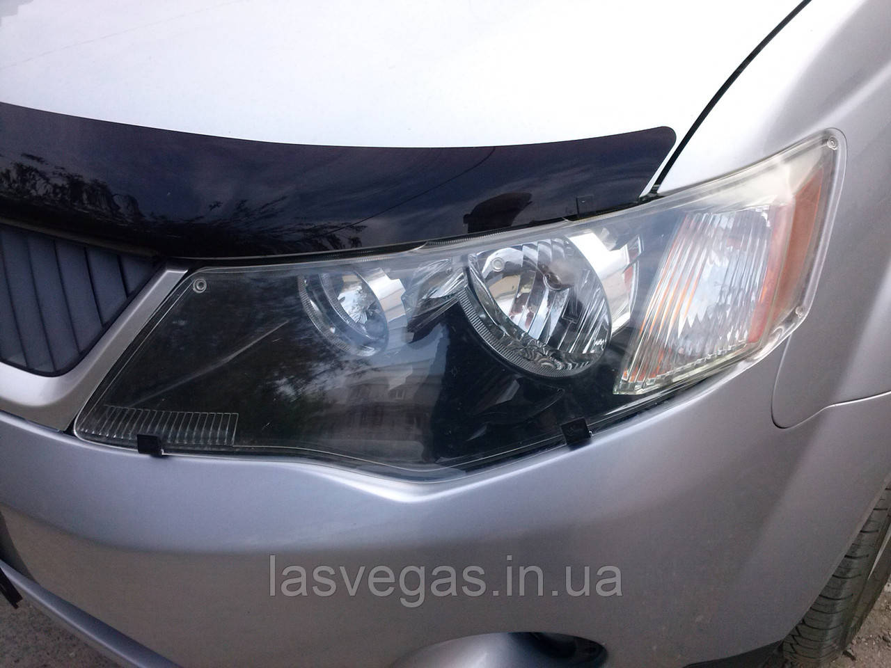 Мухобійка, дефлектор капота MITSUBISHI OUTLANDER XL 06-08 (SIM) SMIOUT0712
