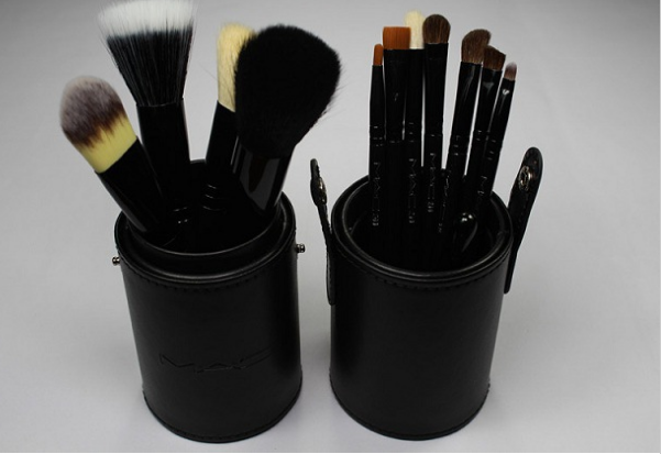 Набор кистей для профессионального макияжа MAC 12 шт в тубусе - фото 5 - id-p129143345