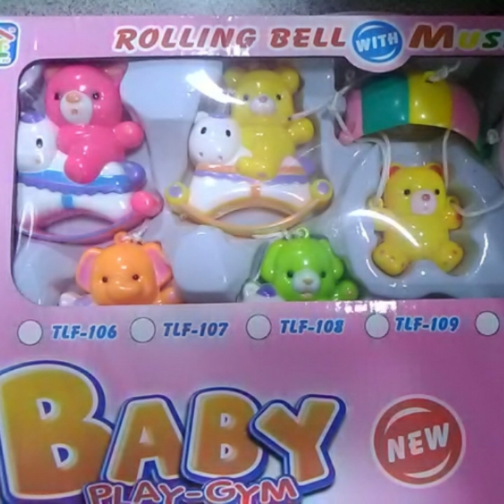 Мобиль музыкальный на кроватку для малышей с фигурками мишки