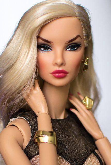Коллекционная кукла Integrity Toys Fashion Royalty Contrasting Proposition Natalia Fatale - фото 4 - id-p1091556509