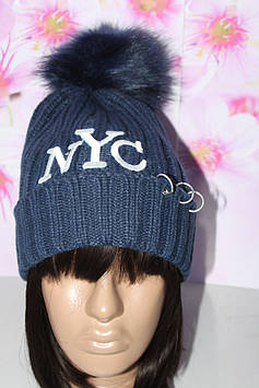 Тепла зимова шапка в'язана синя хутряний натуральний бубон