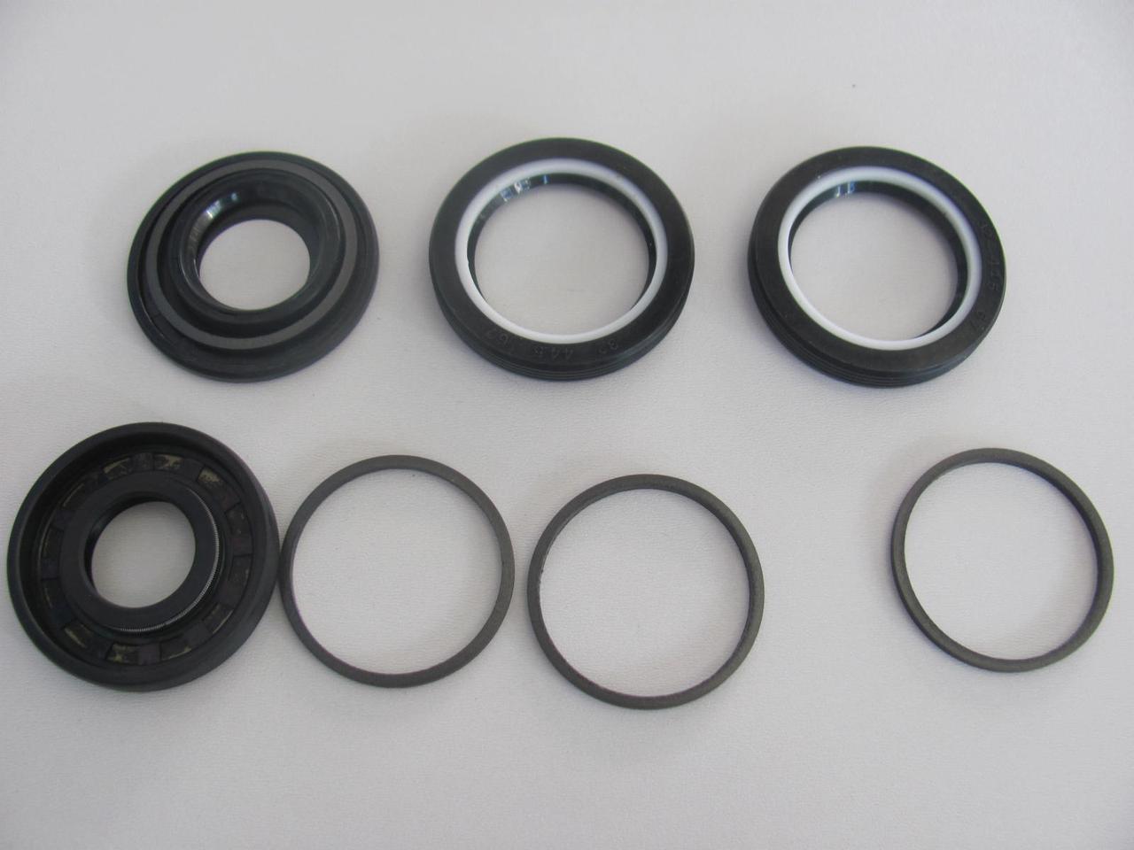 Ремкомплект рульової рейки (сальники) на MB Sprinter, VW LT 1996-2006 — Autotechteile — ATT4641