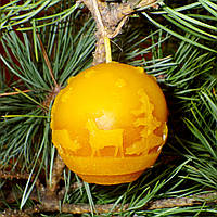 Новорічна воскова свічка "Кулька Лапландія" з натурального бджолиного воску Ялинкова