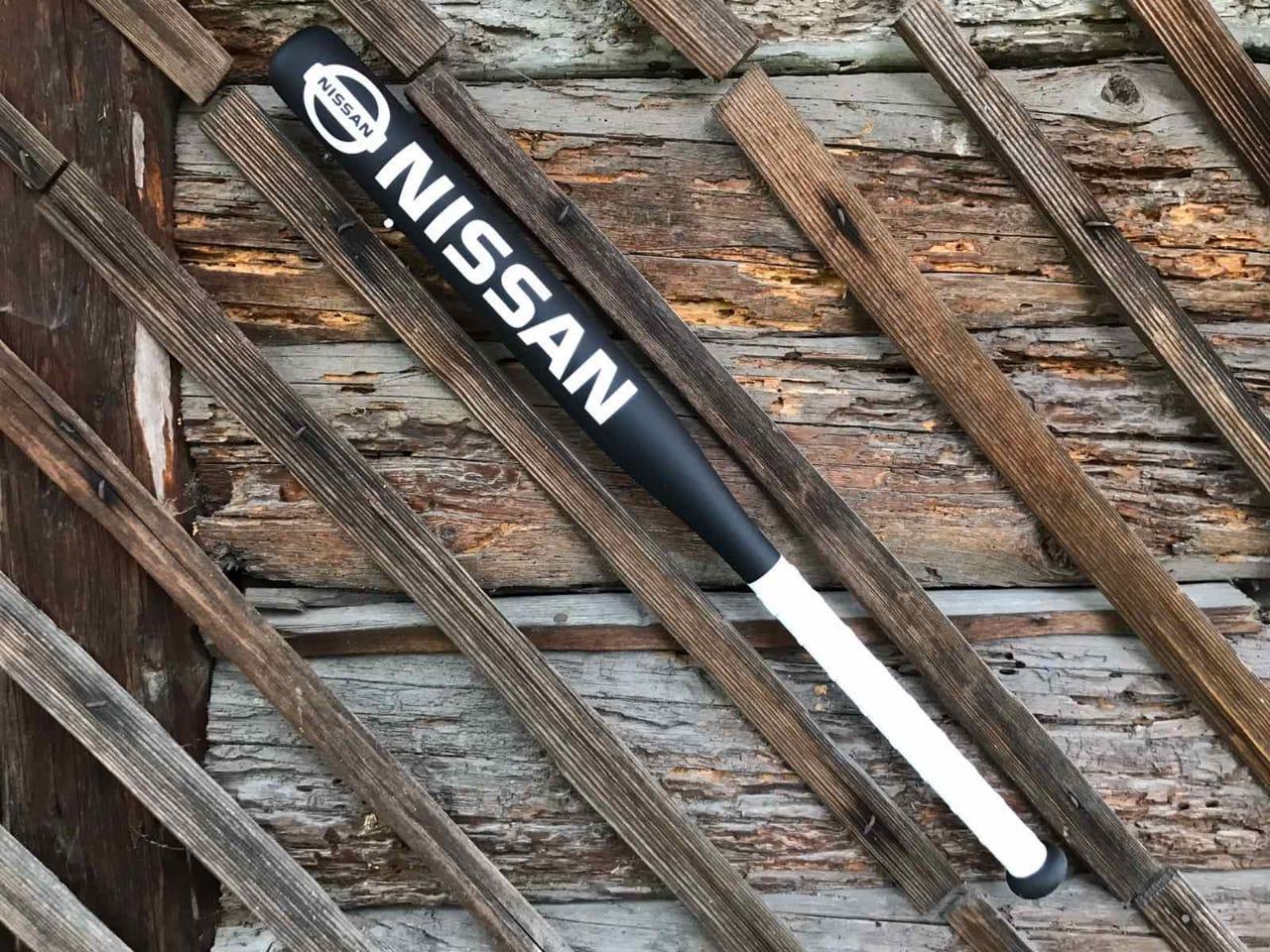 Бейсбольна автомобільна біта "Nissan"