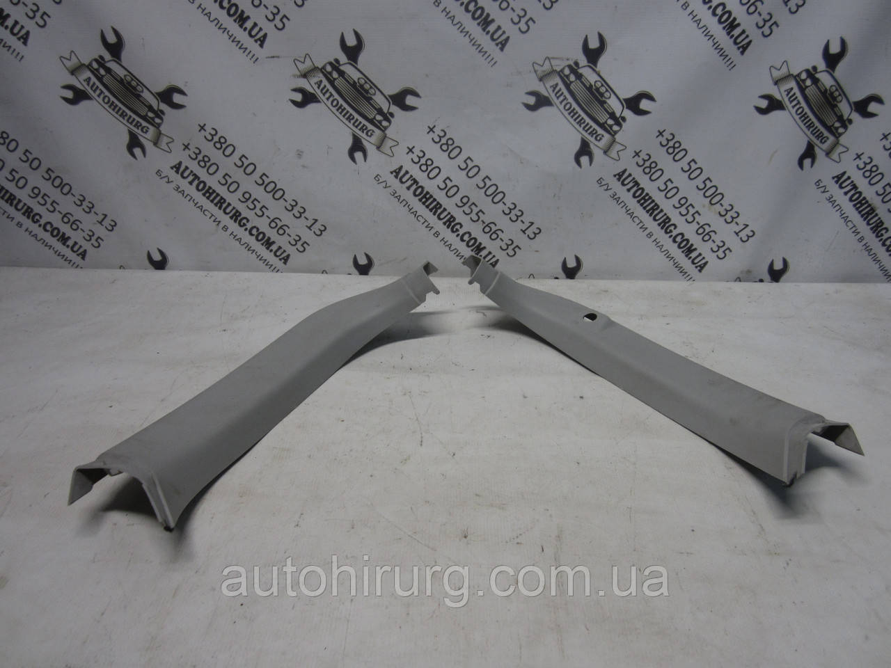 Бічна верхня обшивка кришки багажника Toyota Venza (64791-0T010 / 64792-0T020)