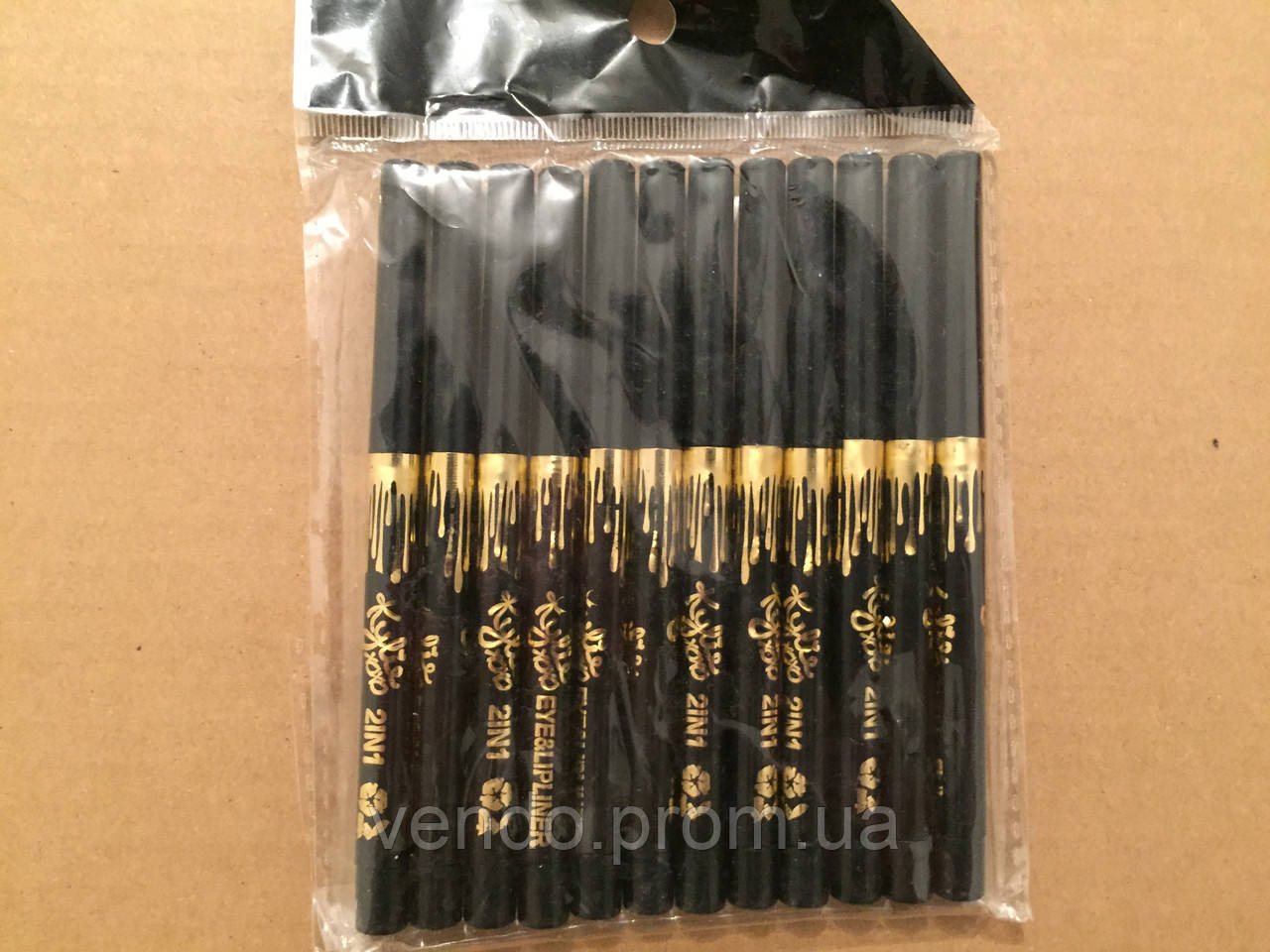 Черный механический карандаш для глаз и бровей Kylie - фото 3 - id-p1005752982