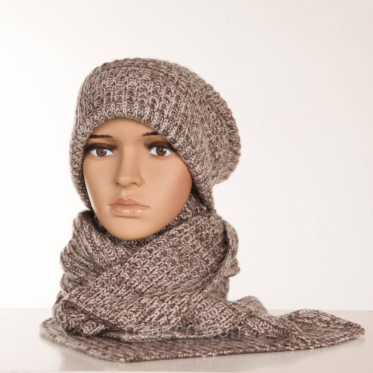 Комплект шапка-біні з закотом із шарфом