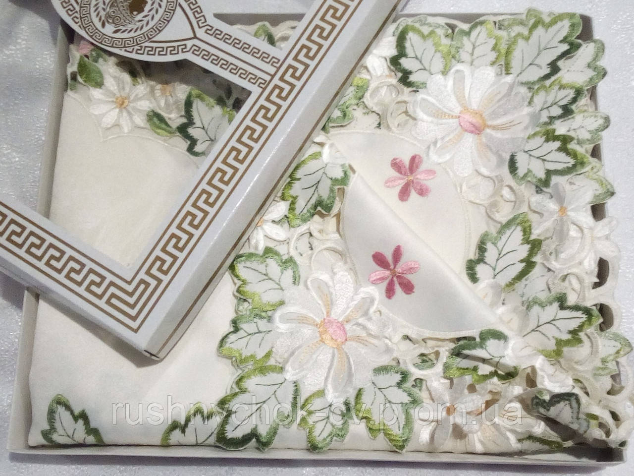 Скатертина 150*220 см. "ромашки"