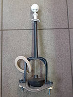 Пластикова стійка в туалетний бачок