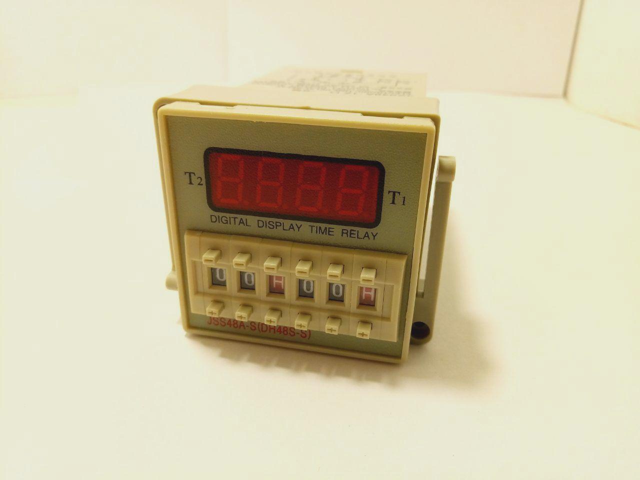 Таймер OMRON DH48S-S циклічний