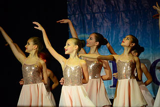 Балетное платье с пайетками  2