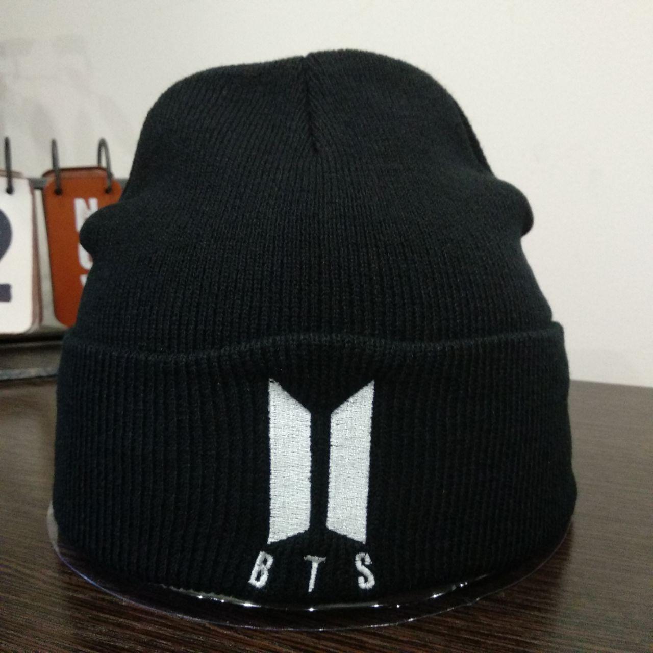 Шапка BTS чорна