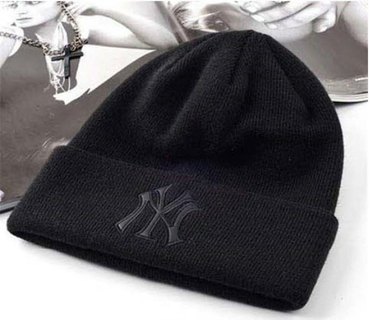 Шапка New York Yankees Чорна з чорним Лого