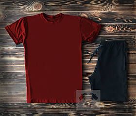 Чоловіча бордова футболка та чоловічі темно-сині шорти/ Літні комплекти для чоловіків