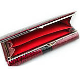 Гаманець жіночий шкіряний лаковий з тисненням під крокодила (червоний), фото 3