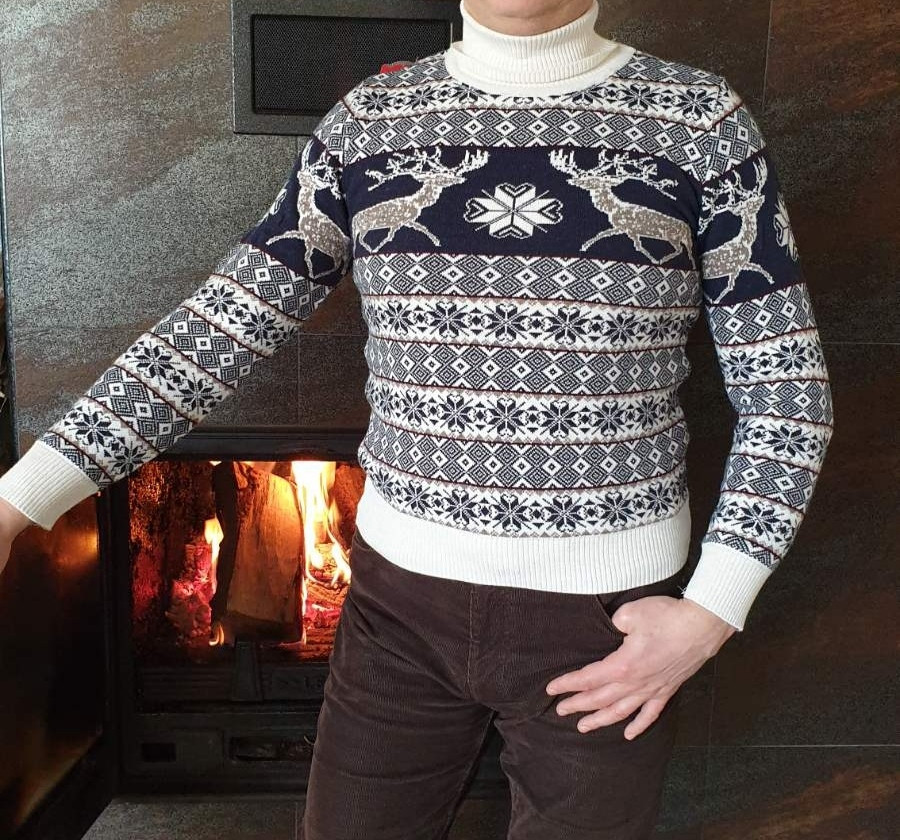 Молодіжний білий в'язаний светр з оленями розміри M, L,XL,XXL, фото 1