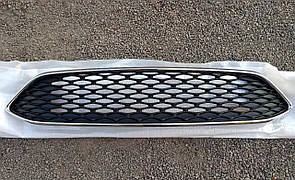 Решітка радіатора Ford Focus 3 решітка Форд Фокус 3 2015-2018