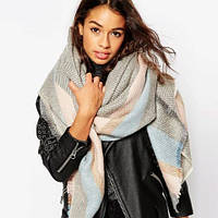 Жіночі шарфи, палантини