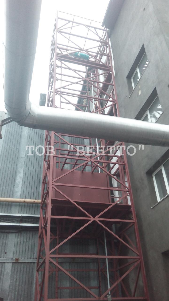 Грузовой лифт снаружи здания приставной 1000 кг - фото 5 - id-p1095435111
