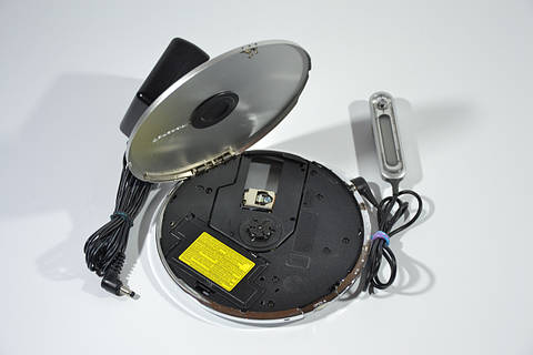 Panasonic SL-CT820 ポータブルCDプレーヤー 概要 ポータブルCDプレーヤー SL-CT820 | オーディオ | Panasonic