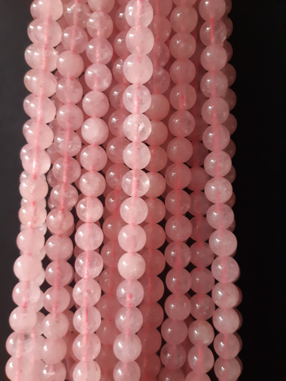 Бусини Рожевий кварц на нитці d — 8 мм L — 38 см