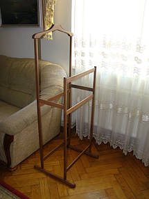 Вешалка-стойка для костюмов и не только (массив Бука)