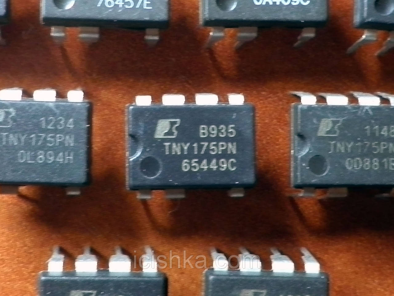 TNY175PN DIP7 — ШІМ контролер для ДБЖ, фото 1